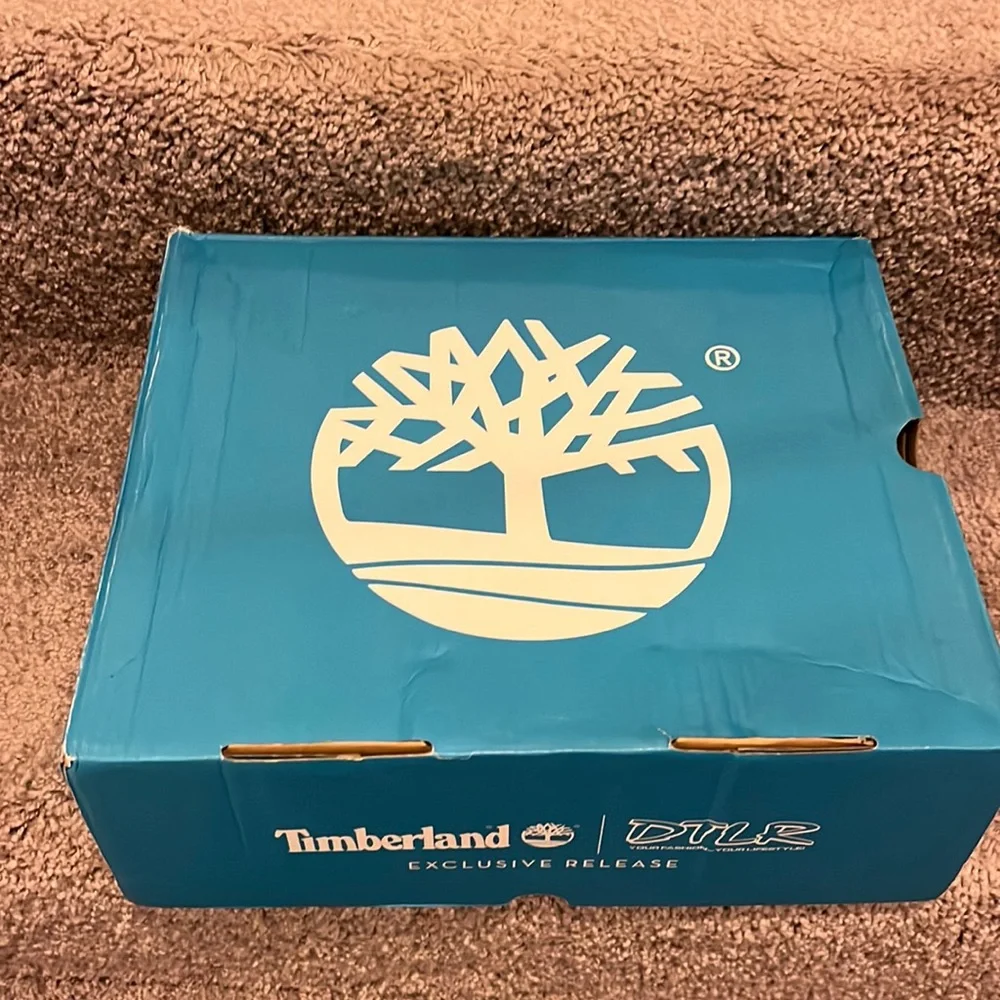Timberland x DTLR 6” Premium WPBT bright blue Boots new Boys Size 6.5 Juniors